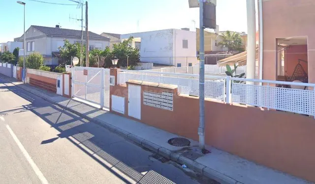 SE VENDE casa adosada OKUPA en C Ben Afeli 57 de Almazora/Al - foto 3