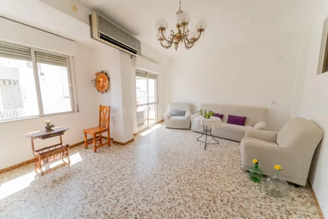 OPORTUNIDAD DE CASA EN AVDA DEL PANTANO! - foto 5