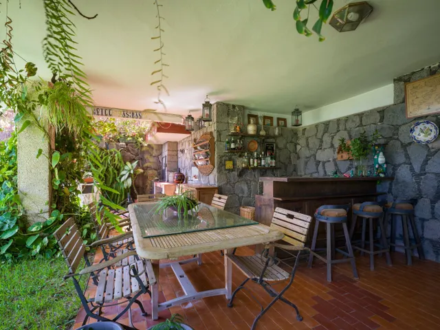 Chalet independiente junto a Paseo de Chil, con jardín, ascensor y vistas a la bahía — 7