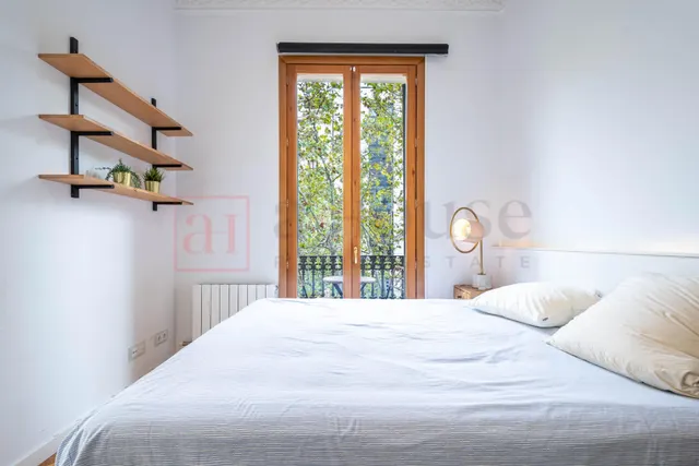 Piso reformado, listo para entrar a vivir con balcones y todo exterior en la nova esquerra de l' eixample — 16