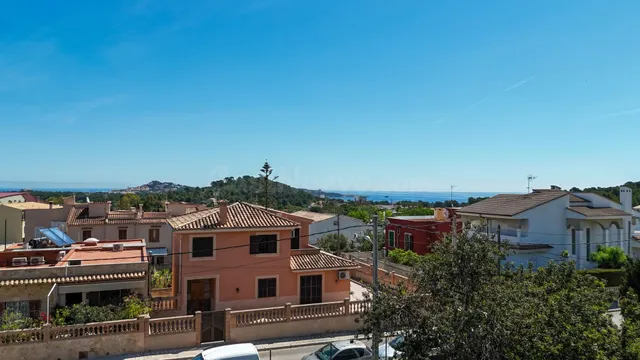 Solar urbano con proyecto para dos viviendas en Capdepera - foto 3