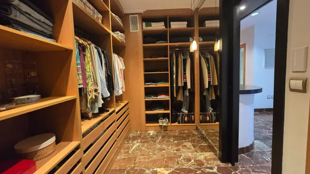 PISO DE LUJO EN ESQUINA TODO EXTERIOR CON GRAN SALON — 23