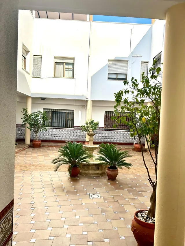 ESPECTACULAR CASA EN LA ZONA DE LA MAGDALENA. — 24