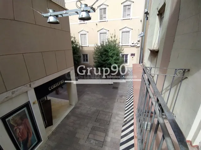 ATENCIÓN INVERSORES!! EDIFICIO EN EL EIX COMERCIAL - foto 4