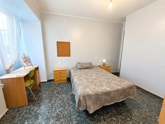 Piso en venta en avd. pablo iglesias, Almería – ideal para inversores  96.000€ — 20
