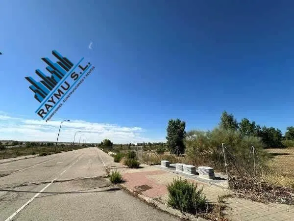 Parcela industrial de 12.676 m2 – Valdearenal Sur, Arroyomolinos — 12