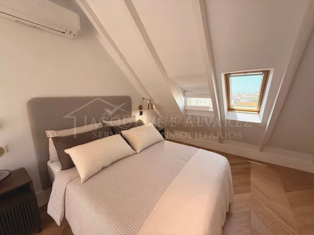 EXCLUSIVO PISO ABUHARDILLADO REFORMADO EN EL BARRIO DE SALAM - foto 5