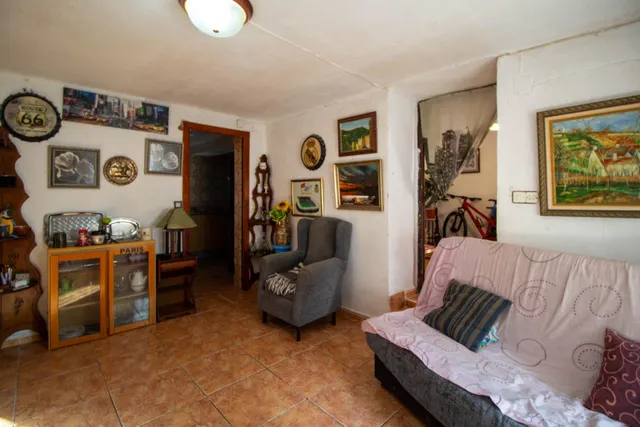 ¡Una oportunidad para crear tu hogar en una de las zonas con más personalidad de Xàtiva! — 8