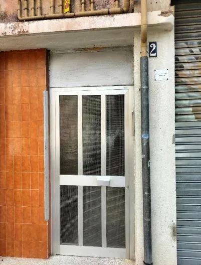 SE VENDE piso OKUPA en C PZ GATASSA,2 Esc:1 Pl:4 Pt:02 Matar - foto 3