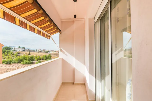 PISO EN ALCANTARILLA — 44