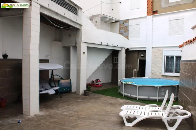 Una casa con acceso desde dos calles y un sinfín de posibili - foto 2