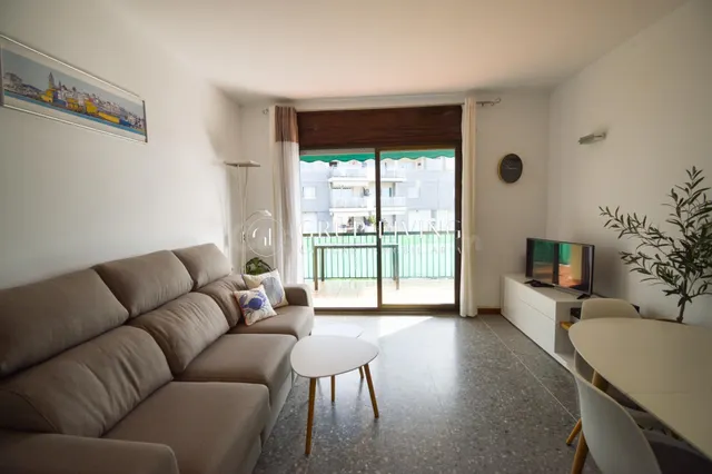 PISO LUMINOSO CON TERRAZA Y VISTAS DESPEJADAS EN SITGES - foto 4