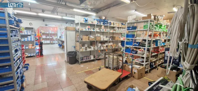 Amplio Local Comercial a Solo 150 Metros de la Playa - Oportunidad Única — 23