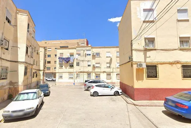 BAJO VIVIENDA DE 3 habitaciones, EXCELENTE INVERSION CON SENTIDO. — 12