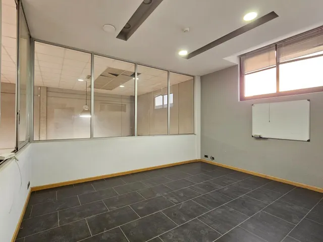 NAVE INDUSTRIAL EN ALQUILER EN POLÍGONO CANASTELL — 32