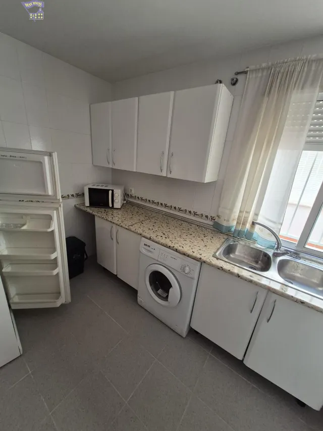 SE VENDE PISO POR LA ZONA CENTRO — 8