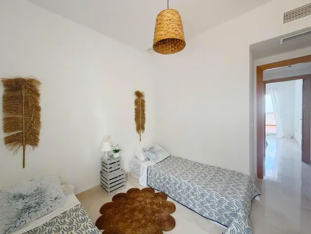 Bajo elevado con gran terraza, vistas al mar y parking privado en Benalmádena Pueblo — 32