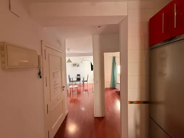 APARTAMENTO CON LICENCIA TURÍSTICA EN CALLE ALFAROS – PLENO CENTRO DE CÓRDOBA — 8