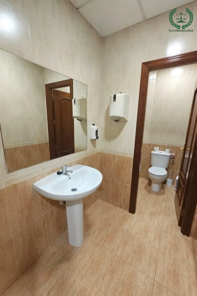 Amplio Local Comercial en Alquiler en el Corazón de Pedrezuela — 8
