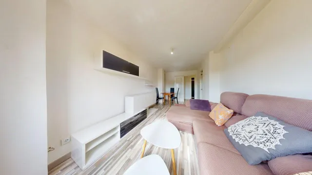 Piso de 62m2 útiles con PLAZA DE GARAJE!!! Distribuido en tres dormitorios, salón, cocina y baño — 6