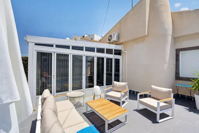 Villa con Encanto Español y Piscina Privada en Mil Palmeras — 6