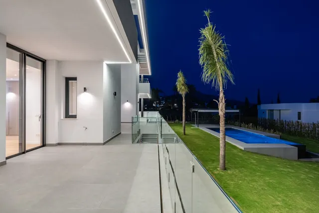 Chalet 6 habitaciones 1038m² en venta - Centro — 24