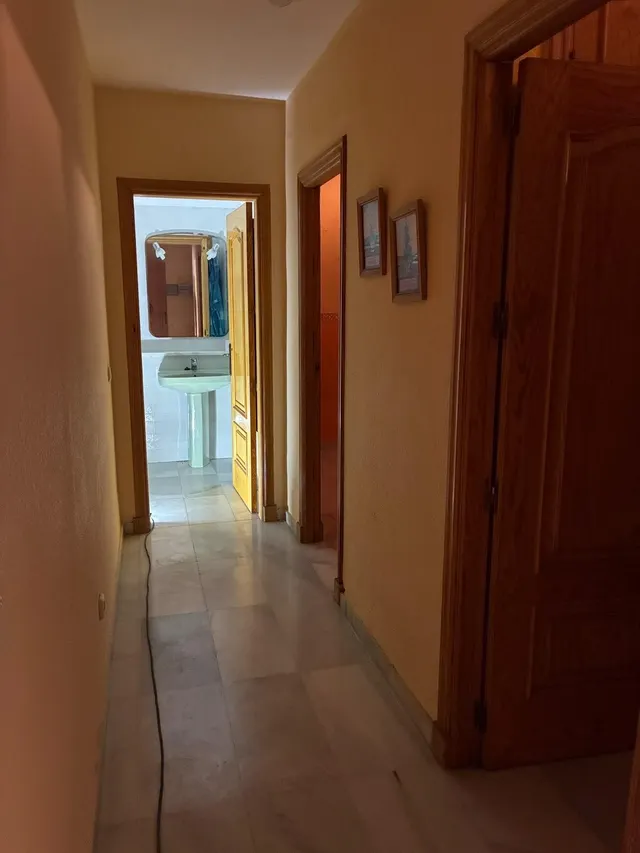 OPORTUNIDAD EN BEL-AIR · BAJO DE 3 DORMITORIOS, 2 BAÑOS, GRAN TERRAZA Y PISCINAS · 2 — 20