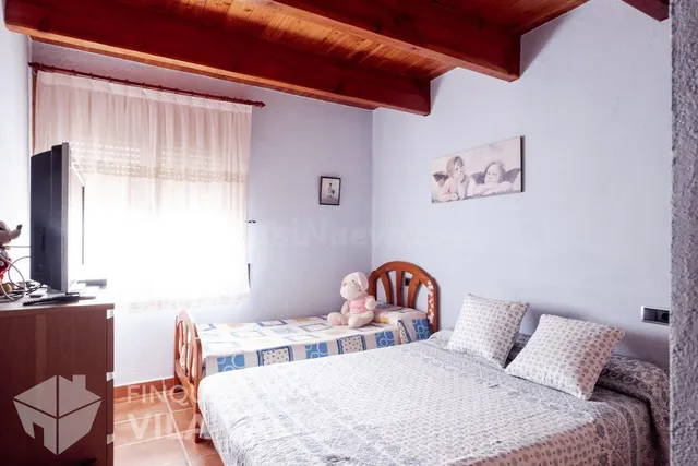 Casa independiente con piscina de agua salada, jardín y dobl - foto 4