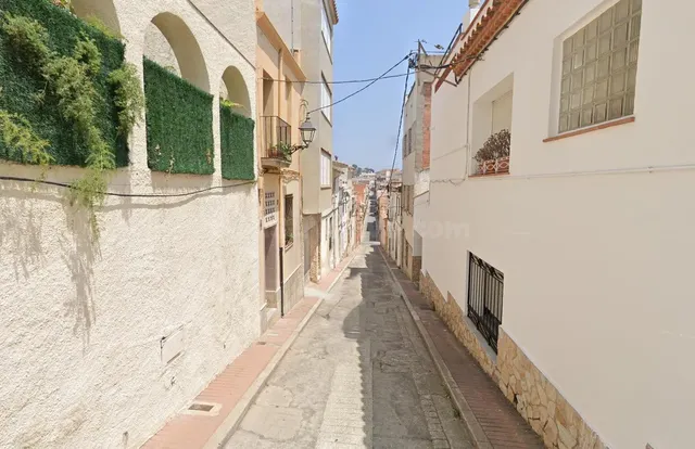 ATENCIÓN INVERSORES, PISO OCUPADO A LA VENTA EN SANT FELIU D