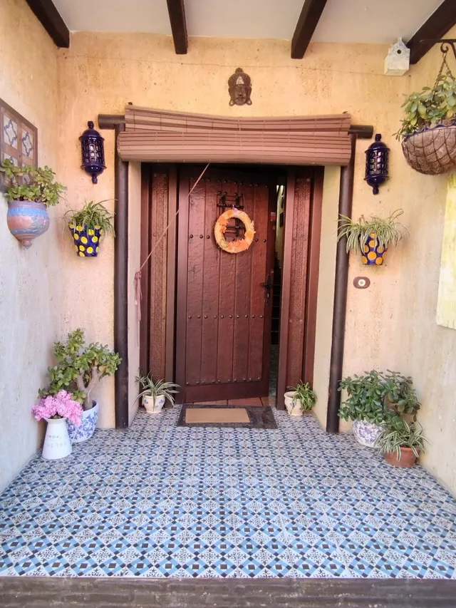 Chalet independiente con piscina y vistas al mar. — 11