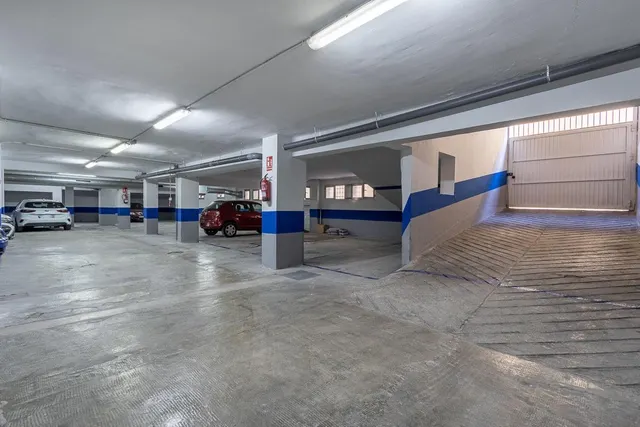 PARKING DE 30 PLAZAS EN PLENO CENTRO DE GRANADA — 11