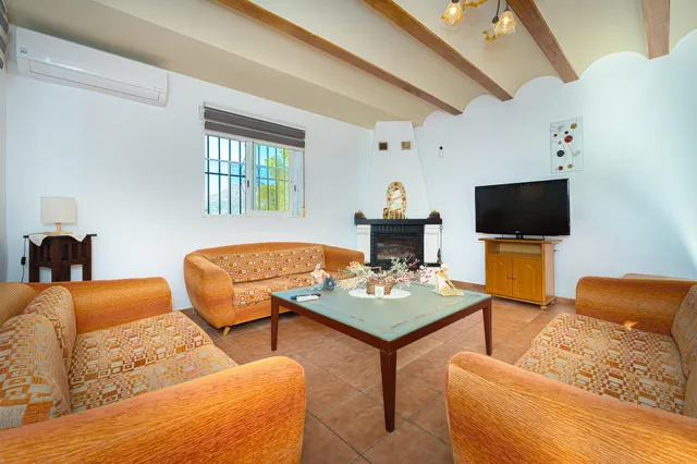Villa exclusiva en La Nucía | parcela de 3.947 m2, piscina privada y amplias zonas de ocio — 23