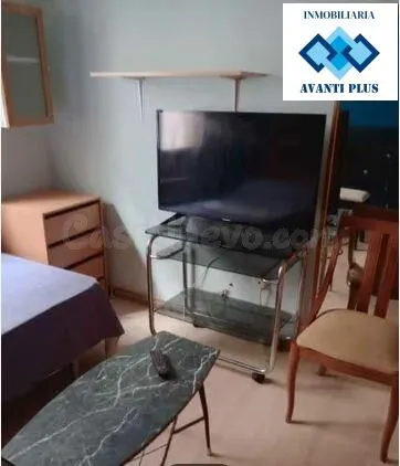 SE ALQUILA habitación EN CAMINO BAJO DE HUETOR - foto 2