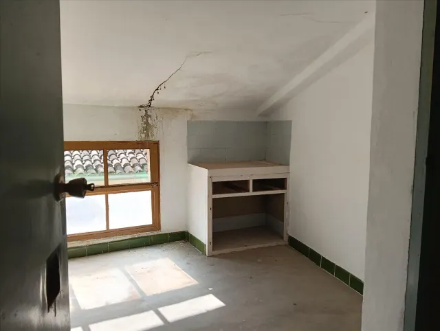 Casa adosada para reformar en Gorga – NO ADMITE VISITA. - foto 4