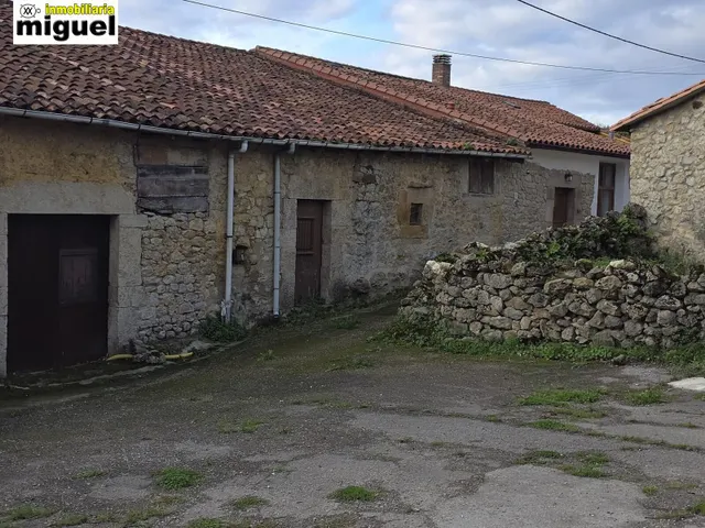 Se vende gran casa de piedra con cuadra anexa en Herrerías — 9