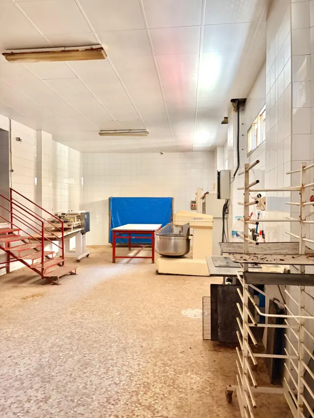 Local comercial en esquina de 126 m2 en el centro de Era Alta — 7