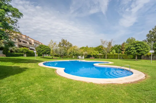 Vive al exterior: planta baja con dos terrazas en Torre en C
