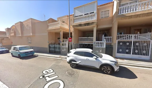 CASA ADOSADA EN CL ORIA - foto 2