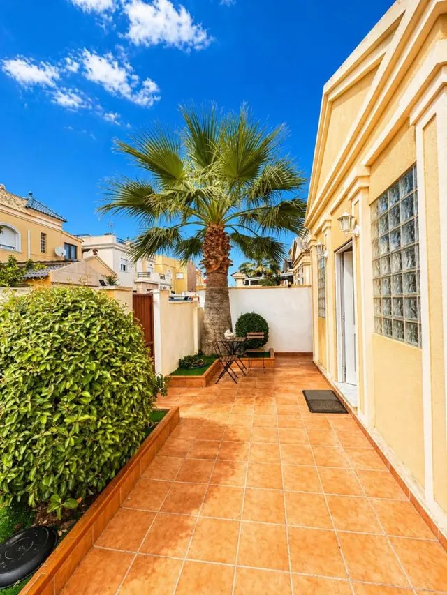 Villa 3 habitaciones 86m² en venta - Parque las naciones — 50