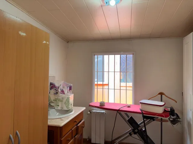 ** CHALET CON NAVE DE 200 M2 + TALLER DE 60 M2 + PISCINA EN PARCELA DE 4.000 M2**  **Una propiedad única en La Hoya (Elche) por 350.000 €**, ideal para quienes buscan espacio y privacidad — 28