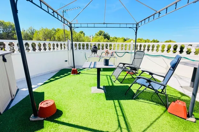 Apartamento llave en mano con amplio solárium privado y reformas recientes en San Miguel de Salinas — 2