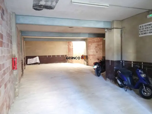 LOCAL COMERCIAL EN ALQUILER CON IDEAL UBICACIÓN — 4