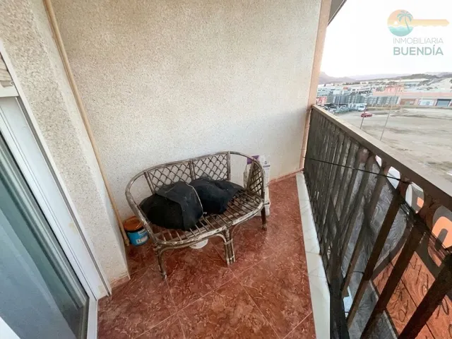 Piso de 3 dormitorios , garaje y trastero muy cercano a servicios — 32