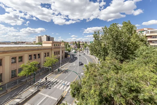 Piso señorial de 182 m2 en Avenida Madrid: amplitud, luz y posibilidades infinitas con garaje opcional. — 12