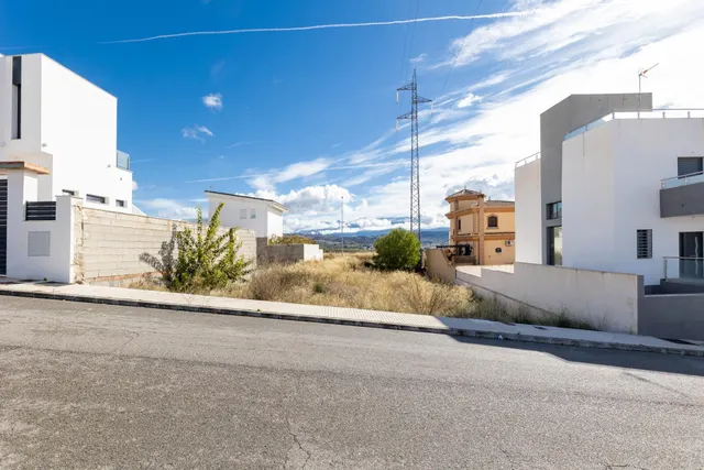 TERRENO A LA VENTA EN PELIGROS — 17