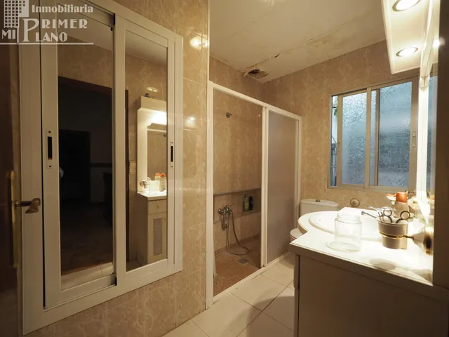 Amplia Casa en Tomelloso con Acceso a Dos Calles por solo €155,000 — 7