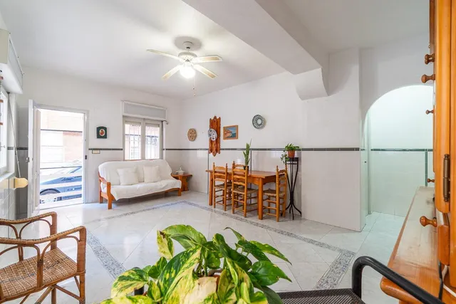 Vivienda en Torrevieja de planta baja al lado de la playa. — 7