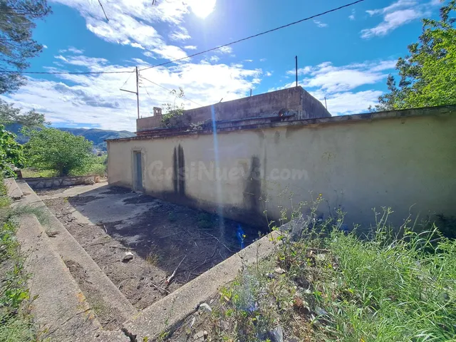 CASA RUSTICA CON TERRENO — 4
