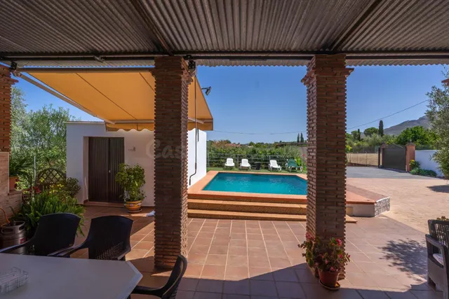 Chalet en Alhaurín el Grande con piscina y barbacoa - foto 4