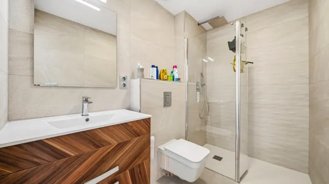Villa moderna en esquina en Daya Vieja — 22